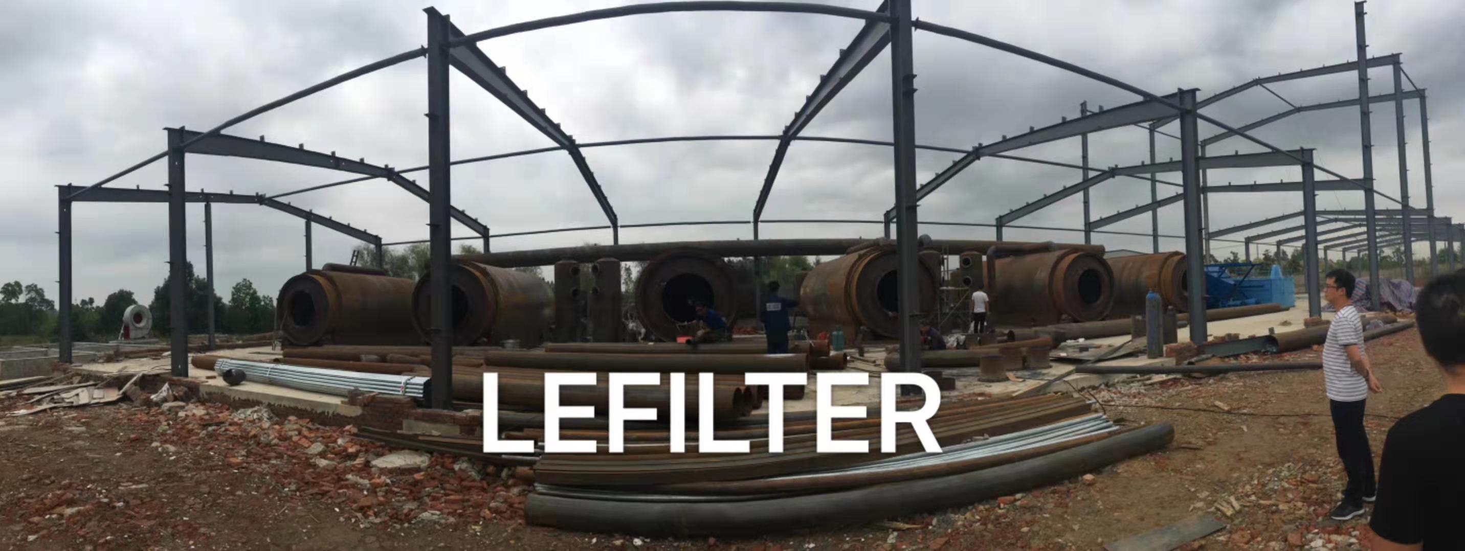 安徽6臺廢輪胎煉油項目現(xiàn)場安裝中